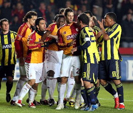Galatasaray Fenerbahçe olaylar