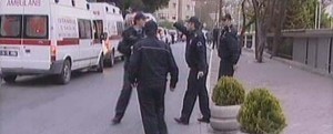 Bostancı'da çatışma: Polis binaya girdi, bir saldırgan dışarı çıkarıldı