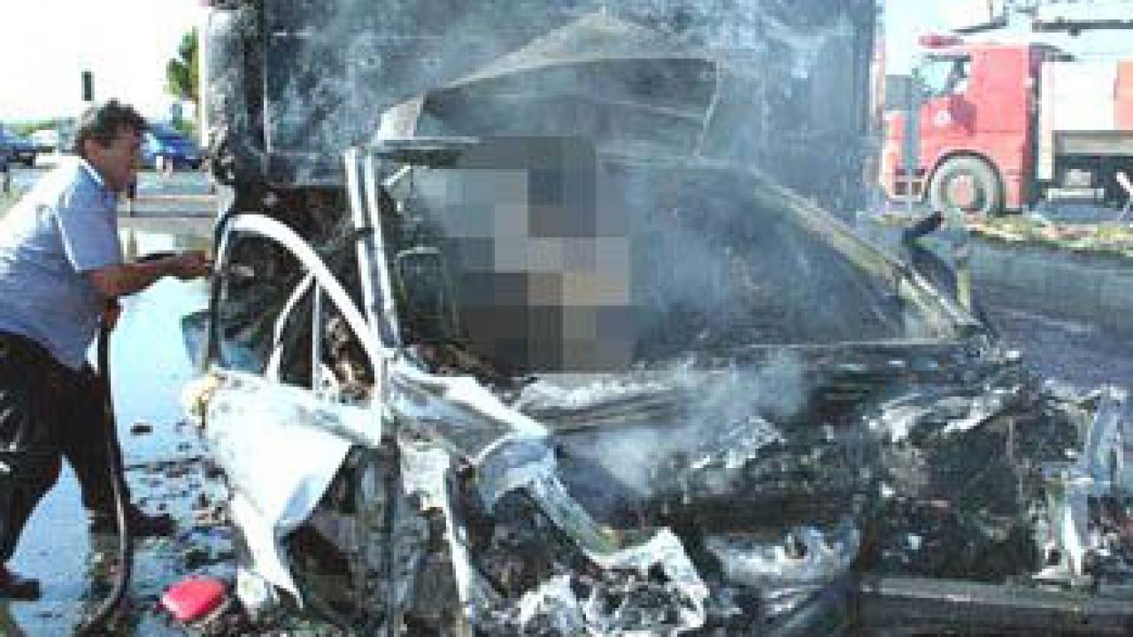 altinova da trafik kazasi 3 kisi yanarak oldu besiktas postasi