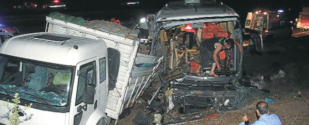 Osmaniye'de trafik kazası: 9 ölü 1 osmaniye kaza613