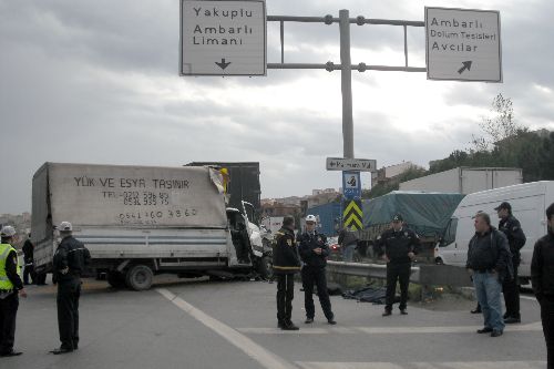 Avcılar Ambarlı'da trafik kazası: 2 ölü 1 ambarli kaza