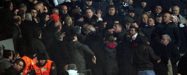 Protokol tribününde yumruklar! Şenol Güneş'e küfür 1 protokol tribunu bp