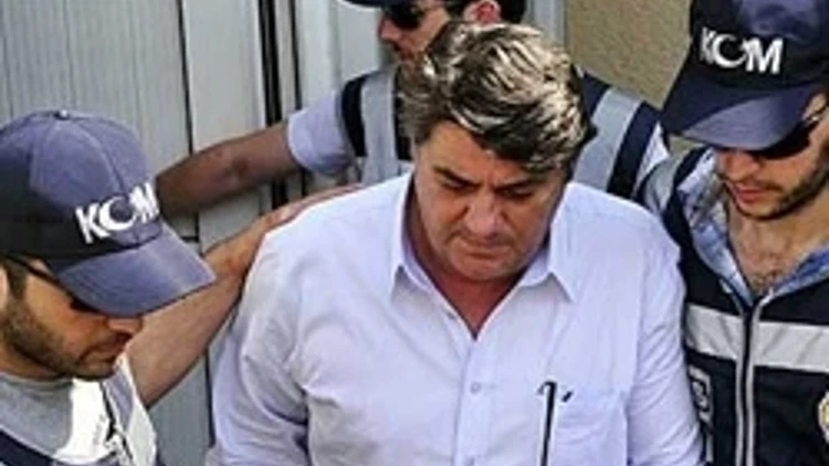 Yıldırım Demirören'e borç azaldı, Serdal Adalı'ya arttı!