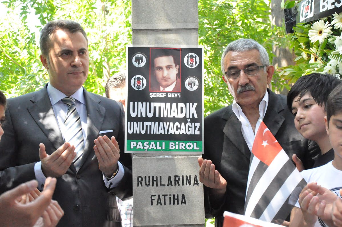 Şeref Bey mezarı başında anıldı 1 fikret orman seref bey anma