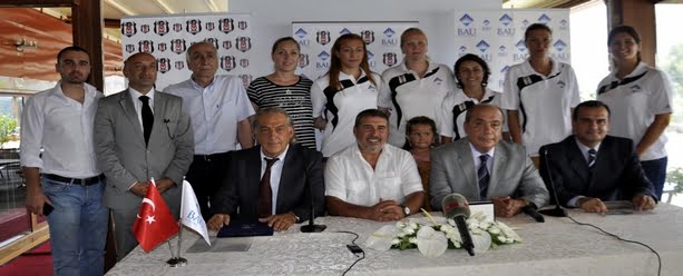 besiktas voleybol da toplu imza toreni besiktas postasi