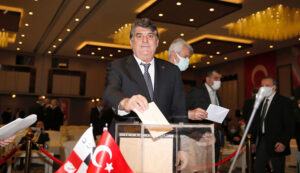 BJK Başkanlık yarışından çekilen Serdal Adalı TJK Başkanı oldu