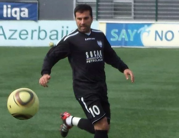 Kadir Öz Azerbaycan'da şov yapmaya devam ediyor 4 kadir oz neftcala e1352907917926