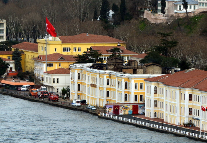 galatasaray universitesi yangin 8902389