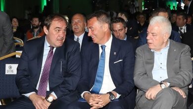 Beşiktaş Başkanı Fikret Orman Mali Genel Kurul'da yaptığı konuşmada Yıldırım Demirören dönemiyle ilgili hazırlanan dış denetleme raporunun Dernekler Masası'na gönderildiğini söylemişti.