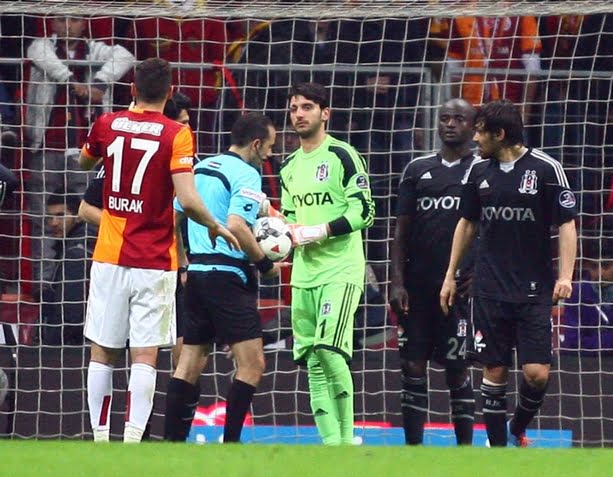 Beşiktaş Galatasaray Derbisi ve Beşiktaş Galatasaray derbi maçları hakkında önemli bilgilendirmeleri Beşiktaş Postası sayfalarından takip edebilirsiniz.