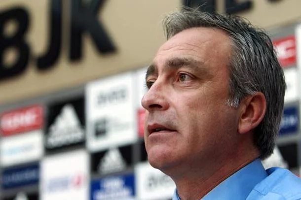 önder özen bırakıyor mu