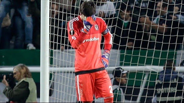 Direkler arasında 1 numaralı dram: Tolga Zengin 1 tolga zengin direkler arasindaki adam besiktas