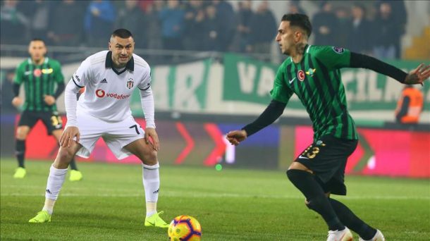 Burak Yılmaz'dan yönetime: Gerekirse benim paramı ödemeyin...