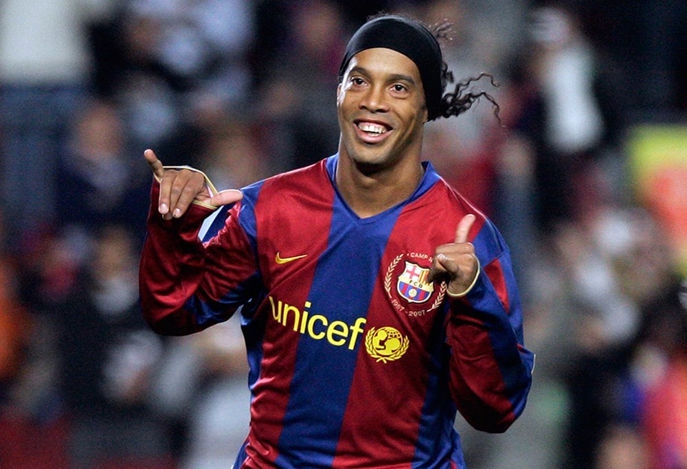Sol Kanat Ronaldinho