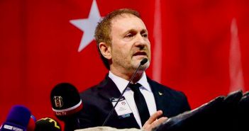 Hürser Tekinoktay: "Atatürk büyük bir değerdir, o ulusundur, o hem Beşiktaşlı hem Galatasaraylı hem de Fenerbahçelidir. 6 Hürser Tekinoktay: “Atatürk büyük bir değerdir, o ulusundur, o hem Beşiktaşlı hem Galatasaraylı hem de Fenerbahçelidir.