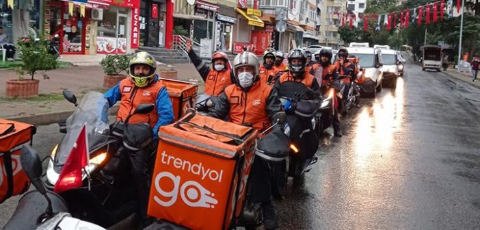 Beşiktaş’ta Trendyol için çalışan 200 moto kurye eylem yaptı.