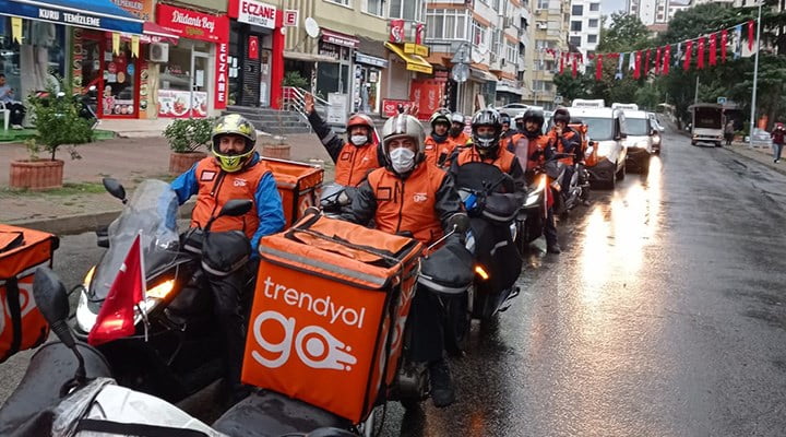 Beşiktaş’ta Trendyol için çalışan 200 moto kurye eylem yaptı. 1 trendyol moto kuryeleri protesto