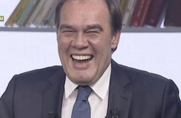Yıldırım Demirören ile ilgili Haberler, Beşiktaş ve Yıldırım Demirören hakkında son gelişmeleri Beşiktaş Postası Demirören sayfalarından takip edebilirsiniz.