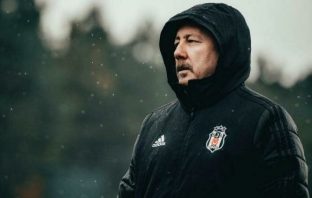 İki kupalı Şampiyon Beşiktaş’ta kriz büyüyor.