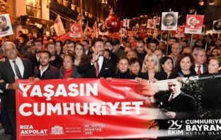 Cumhuriyet’in 99. yılı Beşiktaş’ta coşku ile kutlandı 29 Ekim 2022 Beşiktaş İlçesi Cumhuriyet Bayramı Kutlamaları