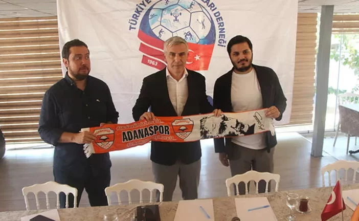 Büyük umutlar ile gelişim antrenörü yapılan Önder Karaveli Adanaspor'a gitti