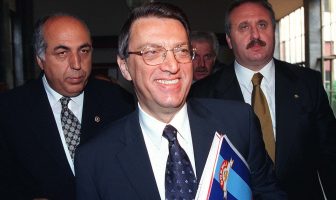 Mesut Yılmaz Kimdir?