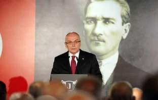Tevfik Yamantürk Kamu görevlilerini eleştirdi: “Diploma var bir de anne terbiyesi olsaydı.” Tevfik Yamantürk Kamu görevlilerini eleştirdi: "Diploma var bir de anne terbiyesi olsaydı."