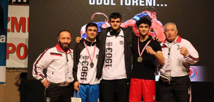 Beşiktaş boks takımından uzaklaştırılan şampiyonaları yetiştiren emektar hoca Zeki Karalı ve Türkiye şampiyonu Emin Erdoğdu tepkisi sürüyor Birgün gazetesi yazarı Eren Tutel yazdı :500 TL’yi çok gördüler, tepki gösterince kovdular