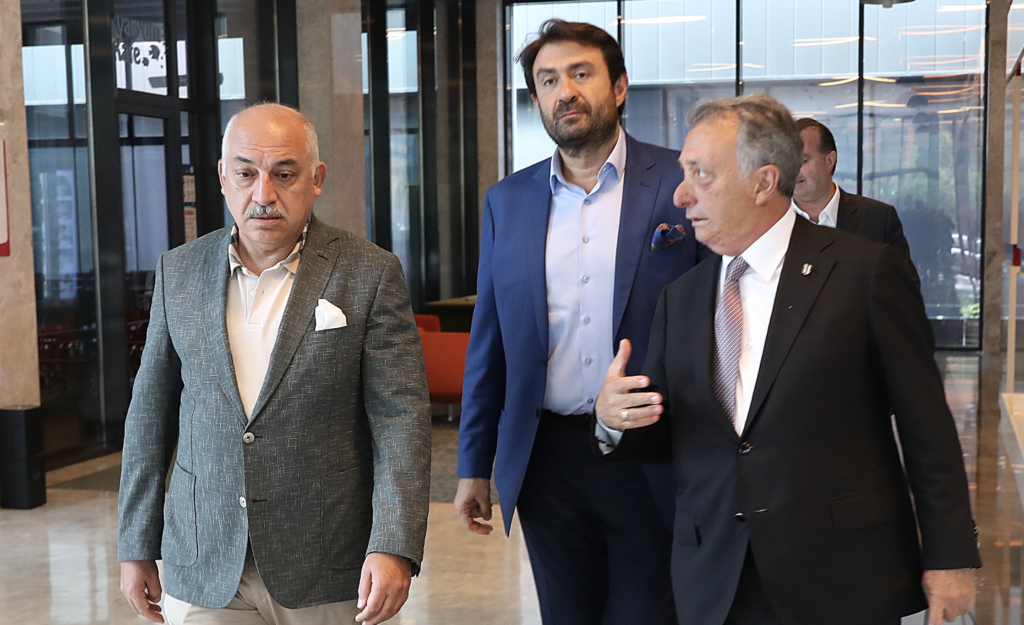 Beşiktaş yönetimini temsilen Murat Aksu'nun 2.Başkanı olarak bulunduğu TFF ve Beşiktaş'ta kendisine karşı olan muhalefete tepkilerini dile getirdi.