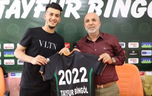 Beşiktaş, 29 yaşındaki Tayfur Bingöl’ü 5 milyon bedelle kiraladı Beşiktaş Yönetimi Ahmet Nur Çebi'nin isteği doğrultusunda, Tayfur Bingöl’ü kadrosuna kattı. 29 yaşındaki futbolcuyu 1 yıllığına kiralayan Kartal, Akdeniz ekibine 5 milyon TL ödeyecek
