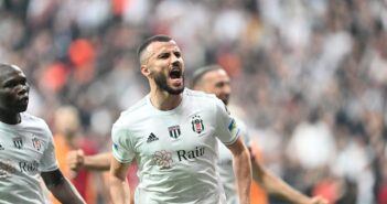Müslüm Gülhan "Ortada bir Romain Saiss problemi var. Kimse gündeme getirmiyor" 6 Müslüm Gülhan “Ortada bir Romain Saiss problemi var. Kimse gündeme getirmiyor”