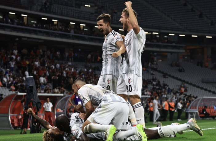 Süper Lig'in açılış maçında, Beşiktaş Gedson Fernandes'in son dakikalarda gelen golüyle Karagümrük karşısında 3 puanı kaptı.