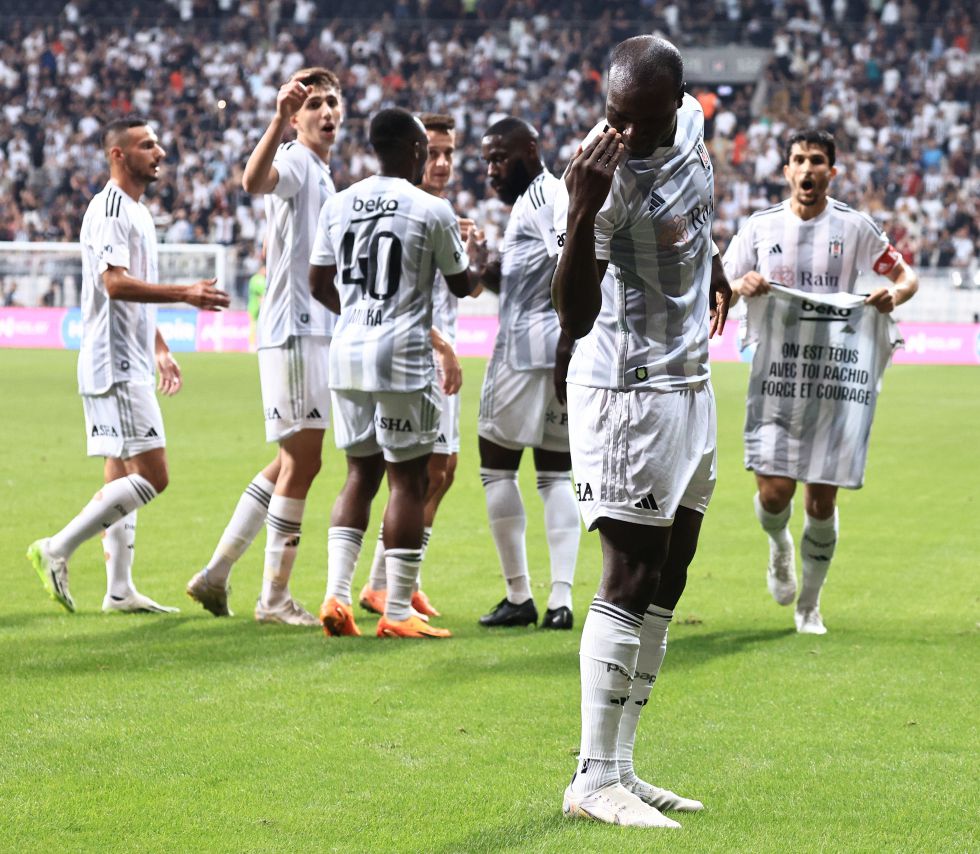 MAÇ ÖZETi Beşiktaş-Neftçi Bakü maç sonucu: 2-1 Aboubakar Goıl Sevinci