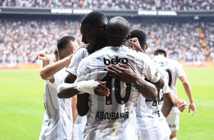 Aboubakar'ın Yıldızlaştığı maçta Beşiktaş Sivasspor maçını ilk yarıda kazandı