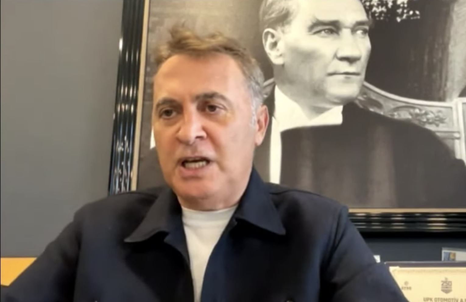 Fikret Orman, katıldığı sosyal medya kanalı olan Haber 1903'teki programda çarpıcı açıklamalarda bulundu. Fikret Orman: Beşiktaş'ta herkes kumpasın içerisine düştü" dedi.