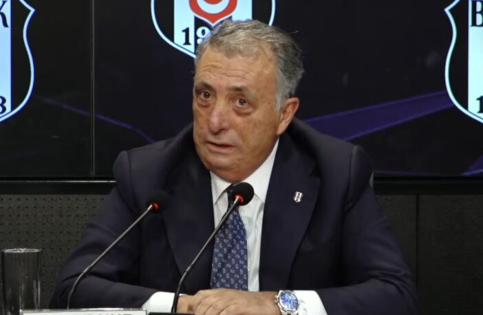 Ahmet Nur Çebi Aday Olmayacağını Resmen Açıkladı