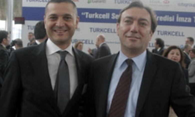 Garanti Bankası Genel Müdür'ü Ergun Özen'in yardımcısı genç bankacı Tolga Egemen, borçlanmada sendikasyon ve seküritizasyon olmak üzere iki piyasanın ayrımının yapılması gerektiğine değindi