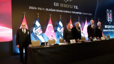 Beşiktaş JK Divan Kurulu Toplantısı Yapıldı. Divan Başkanı Tevfik Yamantürk toplantı öncesi Hasan Arat gece yemekte konuştuklarını anlatarak söze başladı.