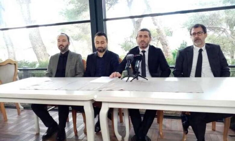 Beşiktaş Denetim Kurulu üyesi Cem Sezgin’in istifa etti 1 Beşiktaş Denetim Kurulu üyesi Cem Sezgin’in istifa ettiği öğrenildi. Cem Sezgin'in istifa nedeni abisi Cüneyt Sezgin'in Hasan Arat'ın listesinde bulunması iddia ediliyor.