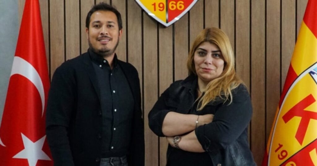 Ali Çamlı 'Ali Naibi ile yolları ben ayırdım' 2 29 Mayıs 2021 tarihinde Kayserispor Başkanı Berna Gözbaşı’nın da bulunduğu imza töreninde Ali Naibi Kayserispor Futbol Direktörü olmuştu.