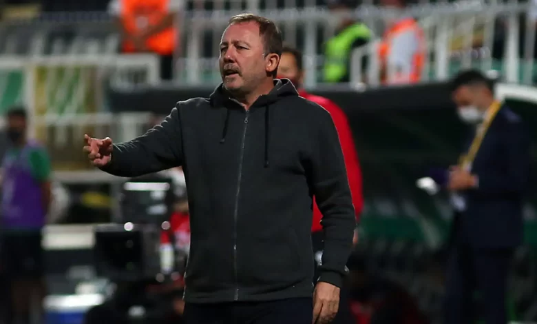 Sergen Yalçın: Küçülmeye gitmiyoruz 1 Sergen Yalçın Beşiktaş Denizlispor Maçı ardından basın toplantısında "Küçülmeye gitmiyoruz. Öyle bir niyetimiz yok." dedi.