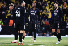 Hasan Arat ve Hüseyin Yücel'in bulunmadığı Beşiktaş takımı UEFA Avrupa Ligi 6. haftasında deplasmanda konuk olduğu Norveç ekibi Bodo Glimt'e 2-1 mağlup oldu.
