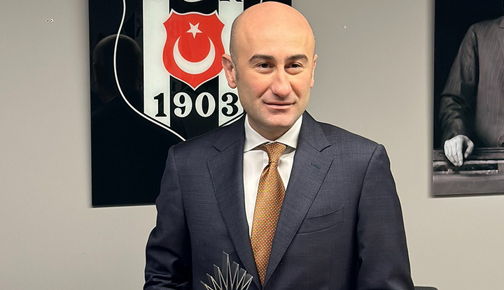 Hüseyin Yücel: Feda değil, veda dönemi geliyor 1 Beşiktaş Başkan Adayı Hüseyin Yücel, kulüp gündemine dair çarpıcı açıklamalarda bulundu.