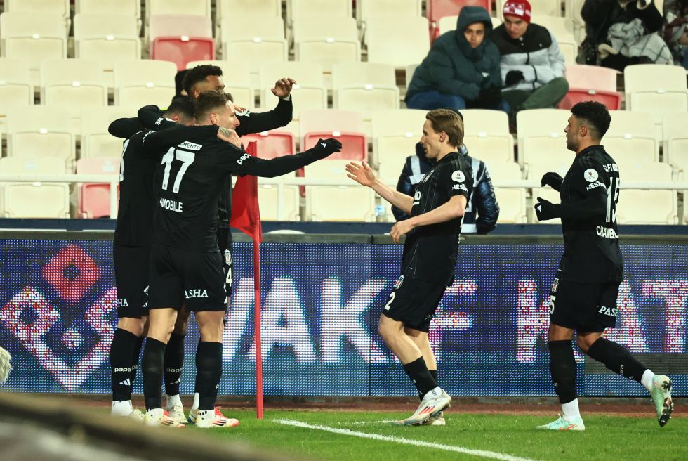 Beşiktaş, Sivas'tan 3 puanla döndü.