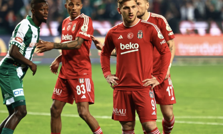 Beşiktaş'ta işler kötü gidiyor; Bu sefer de 9 kişilik Konya’ya kaybetti 1 Besiktas Konyaspor Semih Kilicsoy Fernandes Ciro