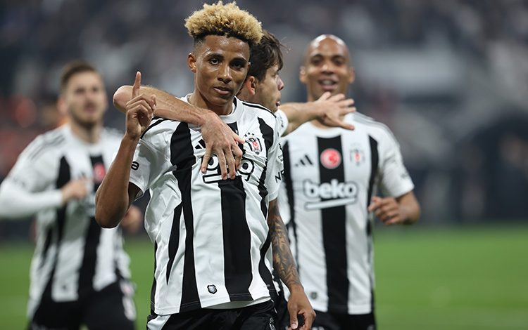Beşiktaş, ezeli rakibi Galatasaray’ı 2-1 mağlup ederek sadece üç puan değil, moral üstünlüğü de aldı.