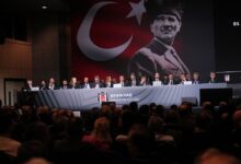 Beşiktaş Denetim Kurulu Başkanı Gökhan Tiryaki, kulübün 30 Kasım 2024 itibarıyla toplam borcunun 14 milyar 807 milyon TL olduğunu duyurdu.