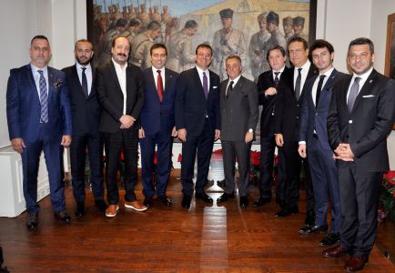 Ahmet Nur Çebi'nin 2019 yılında başkanlığa seçilen listesinde bulunan Umut Şenol Çebi ve şu an ki ikinci başkan Hakan Daltaban ile birlikte görev yaptı.