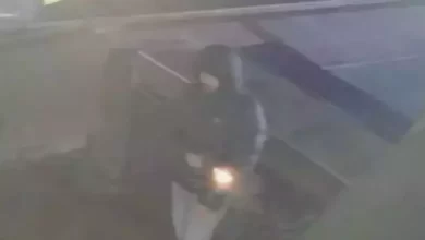 Beşiktaş'ta bir gece kulübünde hesabın fazla geldiğini iddia eden Ali C., mekan çalışanlarıyla tartıştıktan sonra silahla geri dönerek kulübe ateş açtı.