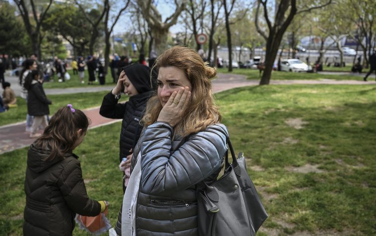 İstanbul’da öğle saatlerinde meydana gelen 6,2 büyüklüğündeki depremin ardından bölgede 184 artçı sarsıntı kaydedildi.